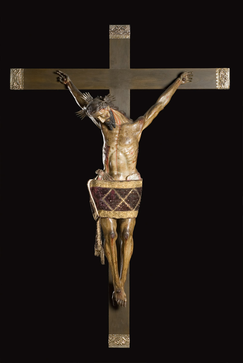 Cristo en agonía con corona de plata y cendal - 3 Museos