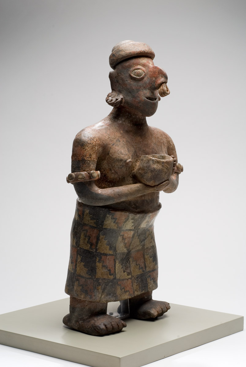 Escultura antropomorfa femenina - 3 Museos